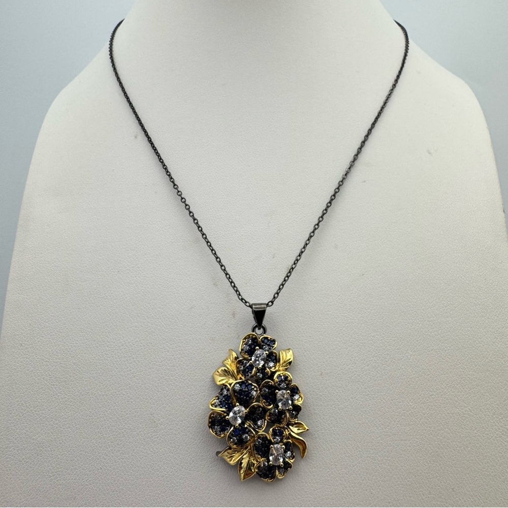 Floral Crystal Cluster Pendant Necklace Gold & Black Tone - Picture 2 of 9